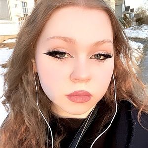 Meet your Posher, Jade